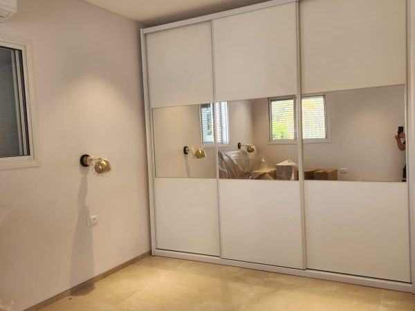 תבל פרמיום עם דלתות 1/3 מראה